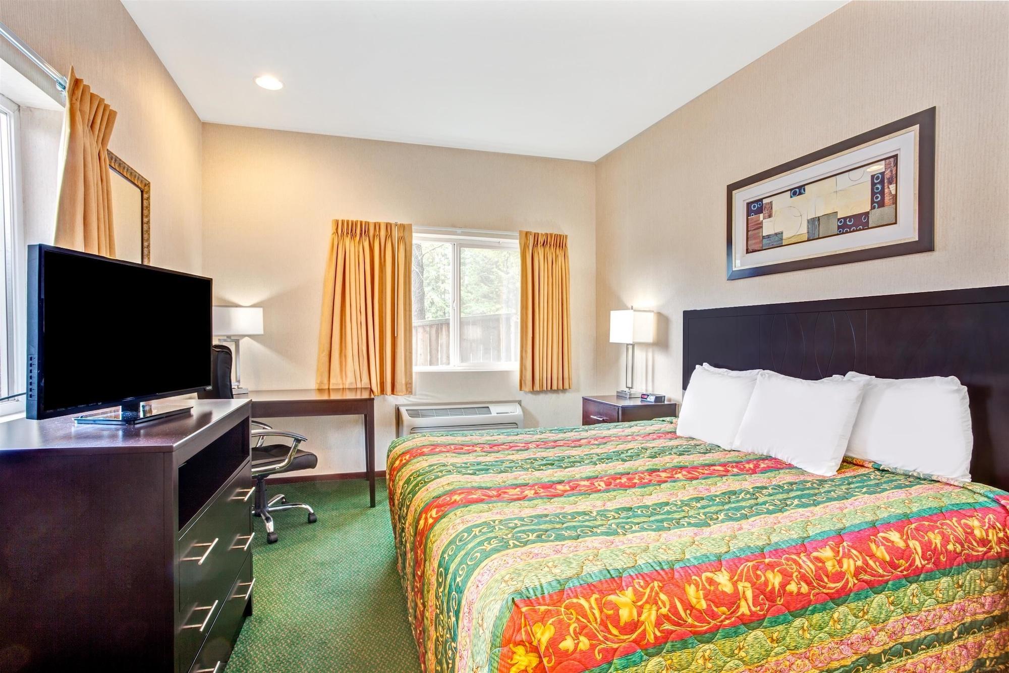 Days Inn By Wyndham Seattle Aurora Шорлайн Екстериор снимка