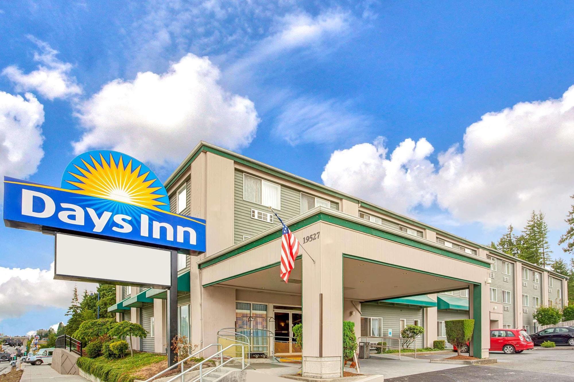 Days Inn By Wyndham Seattle Aurora Шорлайн Екстериор снимка